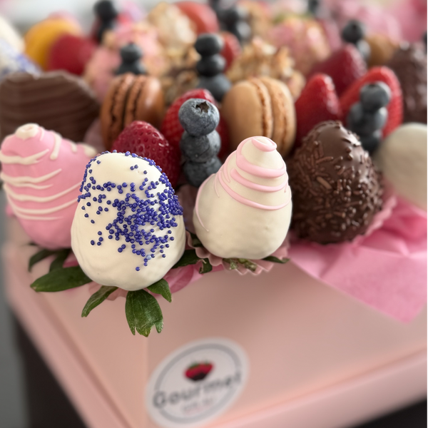 STRAWBERRIES AND MACAROONS